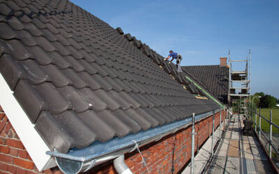 Un couvreur à Bron peut-il intervenir rapidement après une tempête ?