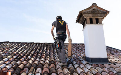 Quand solliciter un couvreur à Bron pour une fuite dans les combles ?